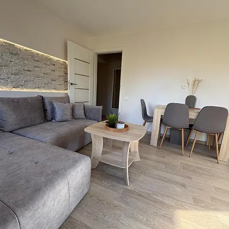 Comfort - Location - Balcony No 23